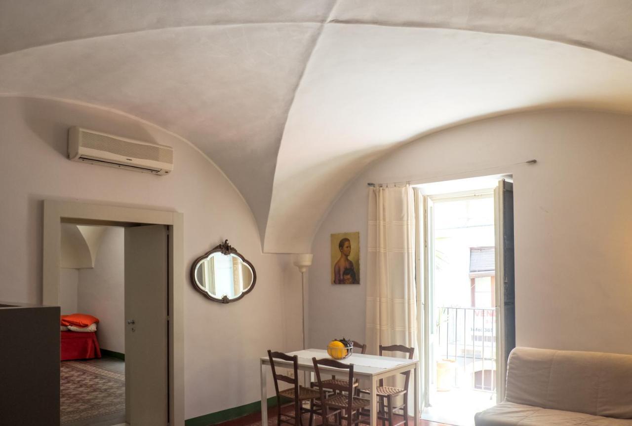Tre Vie Apartment Con Terrazzo Giardino Pensile Катанія Екстер'єр фото